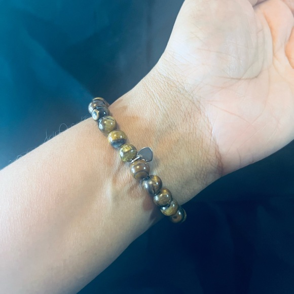 NEW Natural Stone Tigers Eye Bead Bracelet w Cross Pendant - Picture 3 of 3